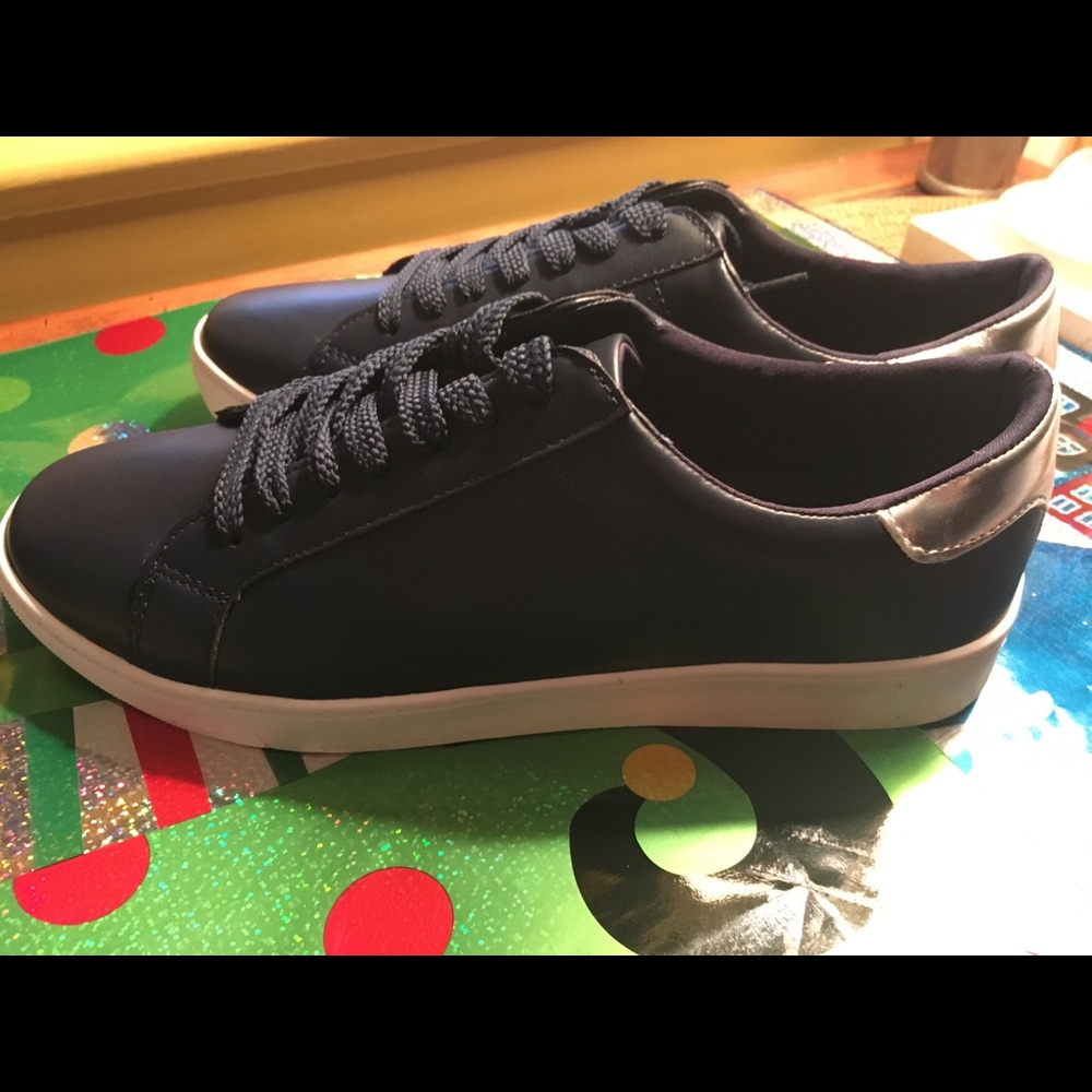 Casual shoes